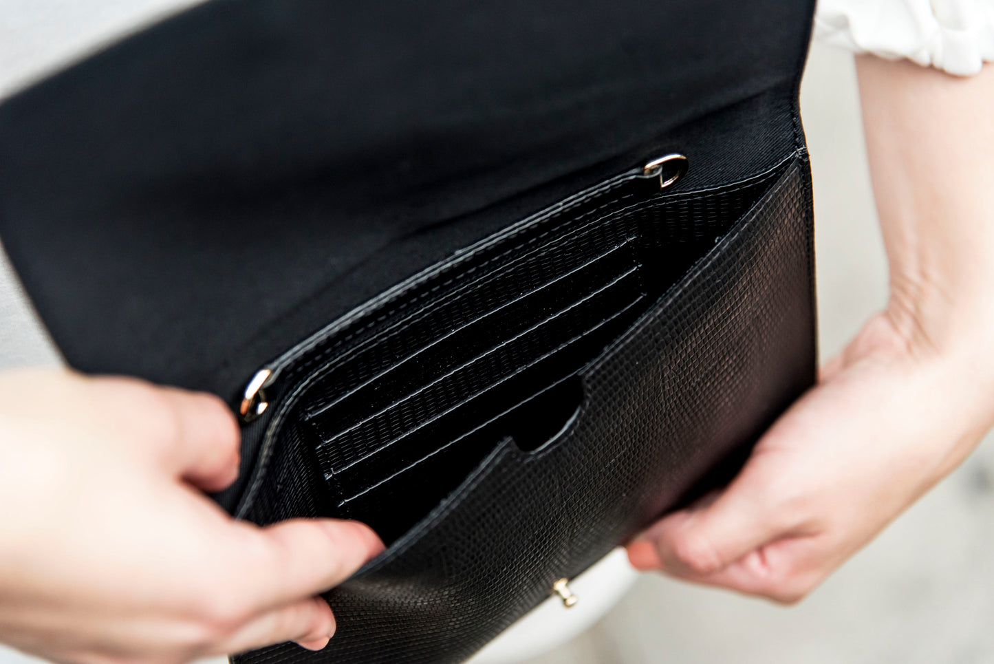 Mila Clutch - London